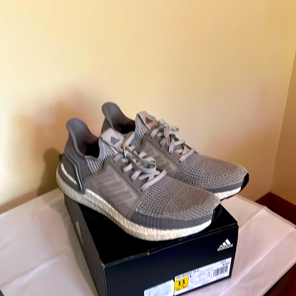🔥(Authentic) Adidas UltraBoost 19 Triple Grey Size 11